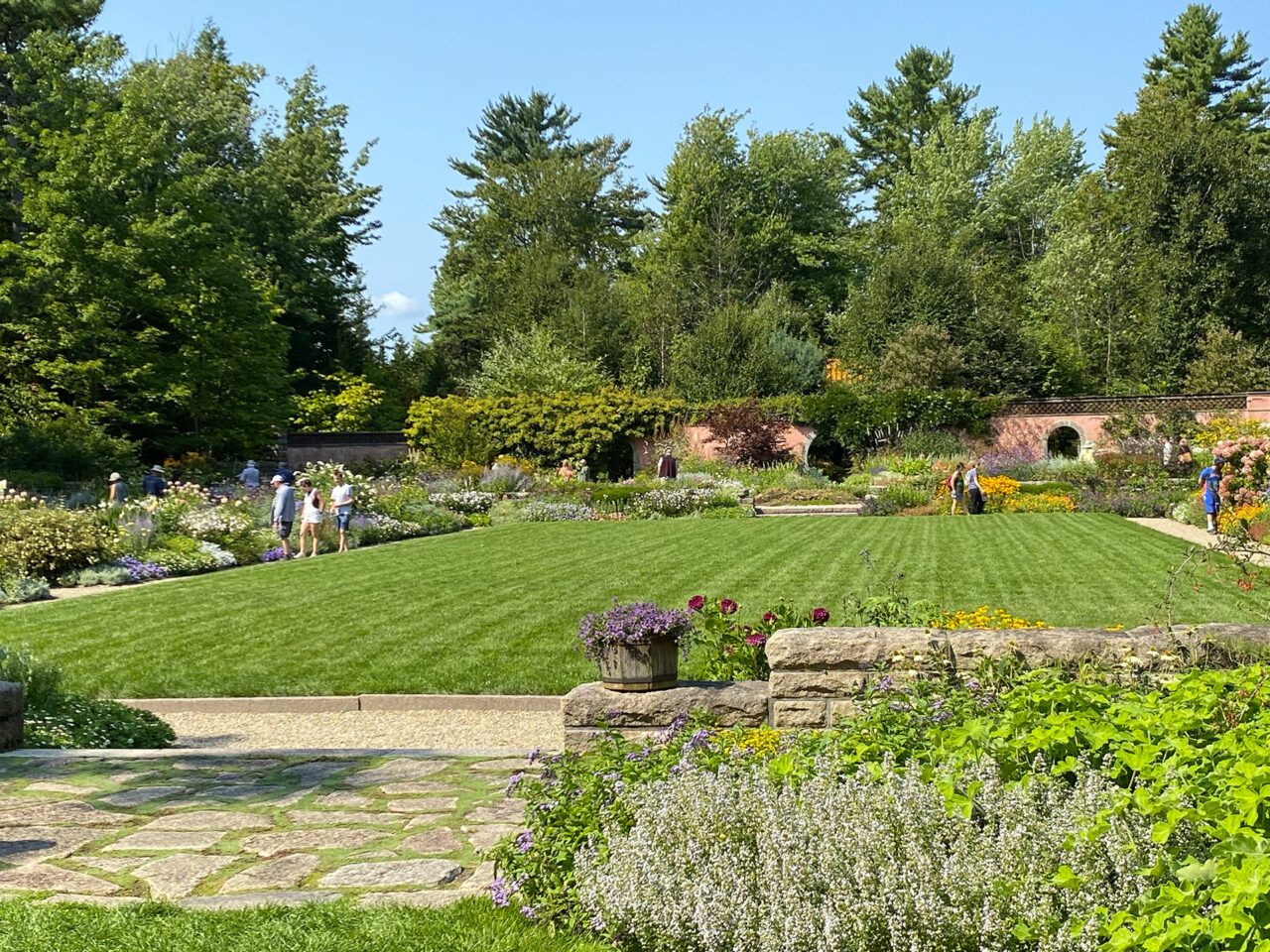 Beatrix Farrand: The Abby Aldrich Rockefeller Garden – World Sensorium ...