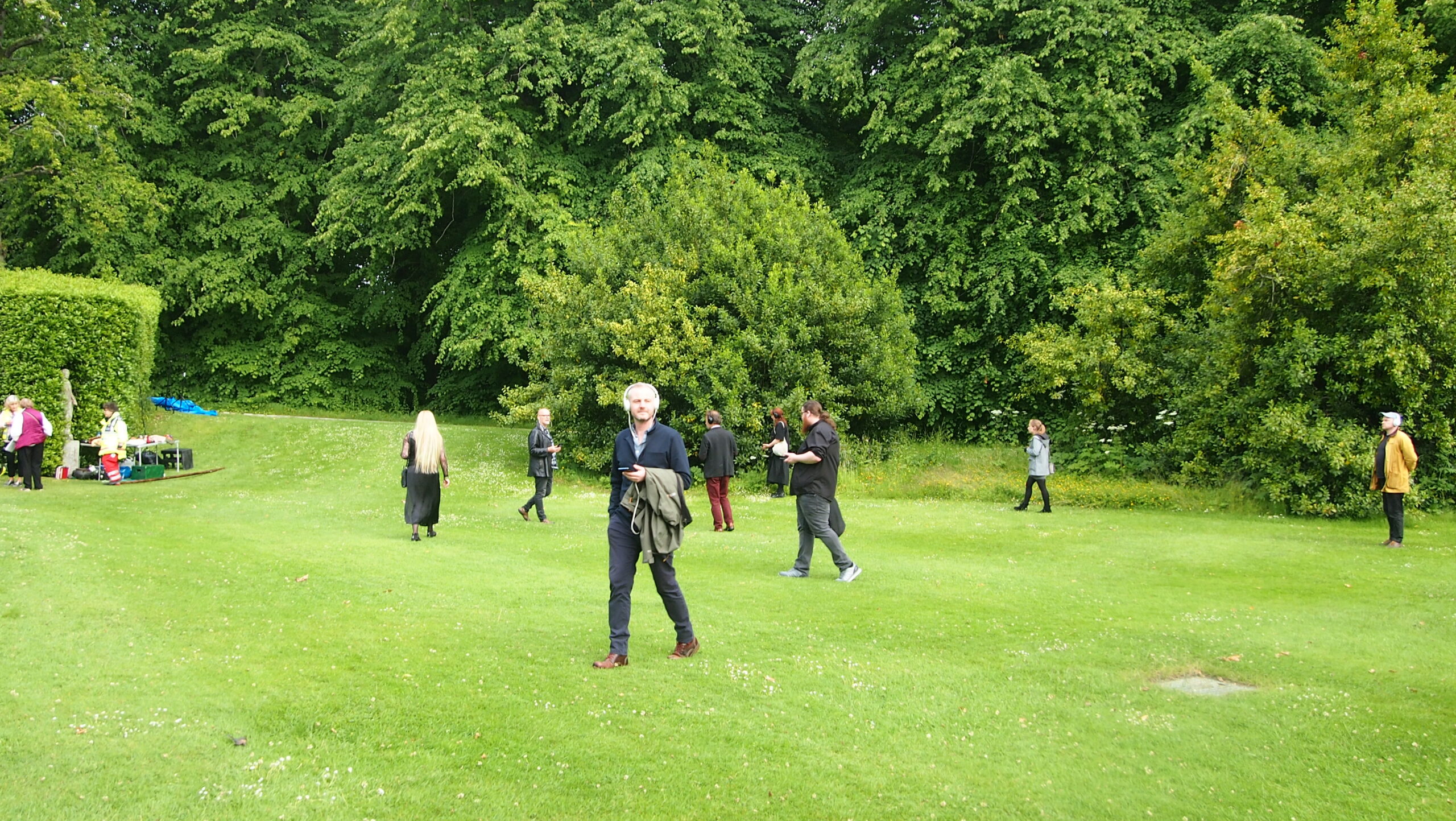 Audience experiencing sound trail