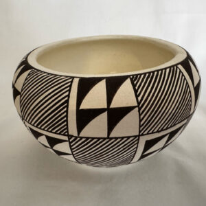 Vintage Native American Acoma Pueblo White Clay Pot with Black Painted Geometric Design, Southwest Native, New Mexico